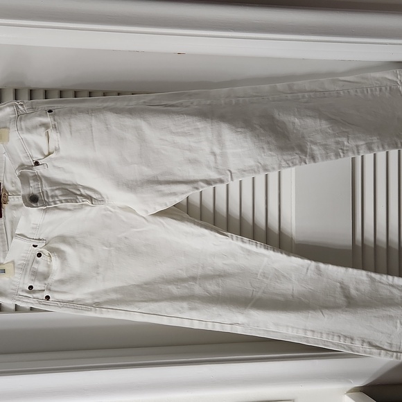 Lucky Brand Crisp White Denim - Picture 2 of 8